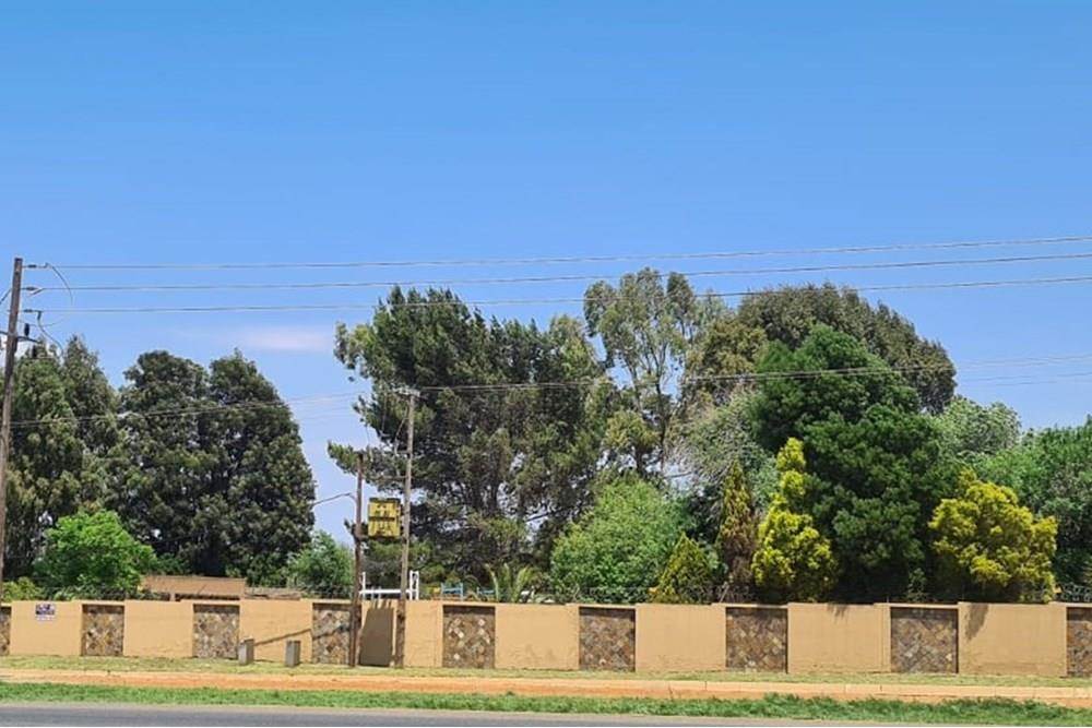 320  m² Industrial space in Randfontein South photo number 2