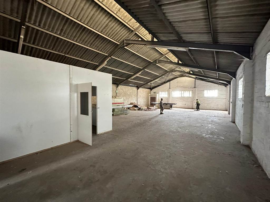 300  m² Industrial space in Athlone photo number 8