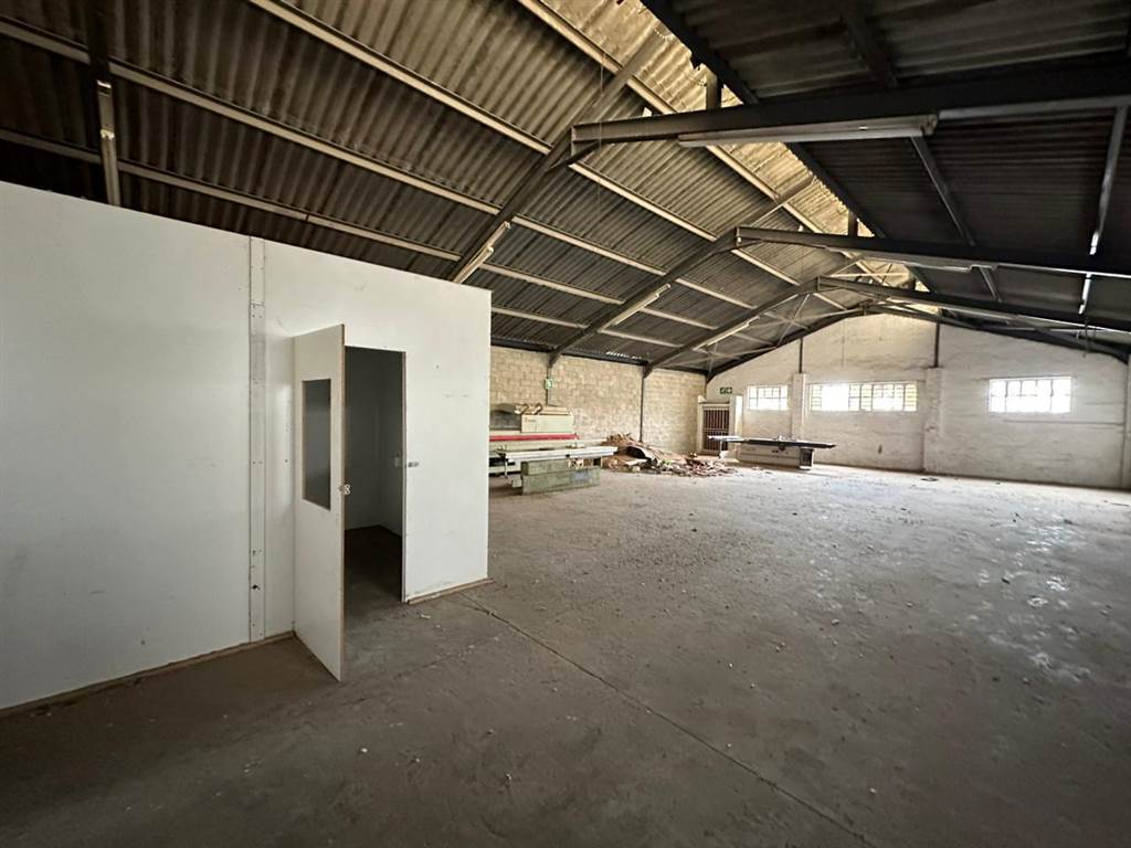 300  m² Industrial space in Athlone photo number 7