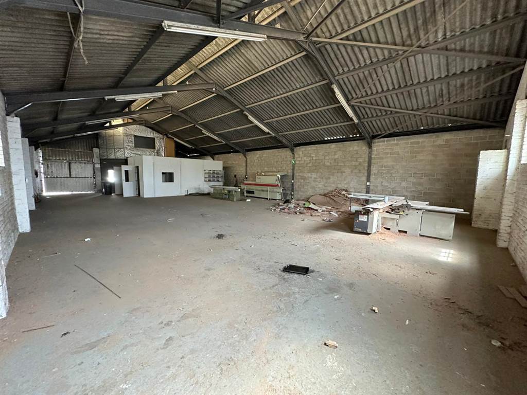 300  m² Industrial space in Athlone photo number 6