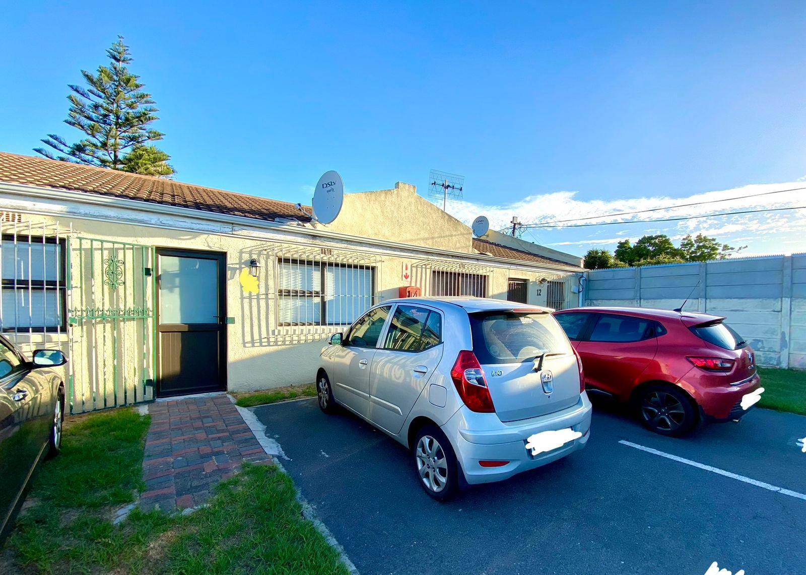 2 Bed Townhouse in Parow Valley photo number 2