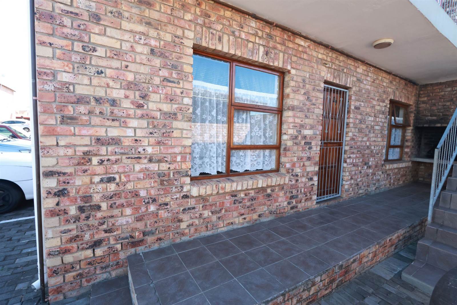 2 Bed Apartment in Uitenhage Central photo number 20