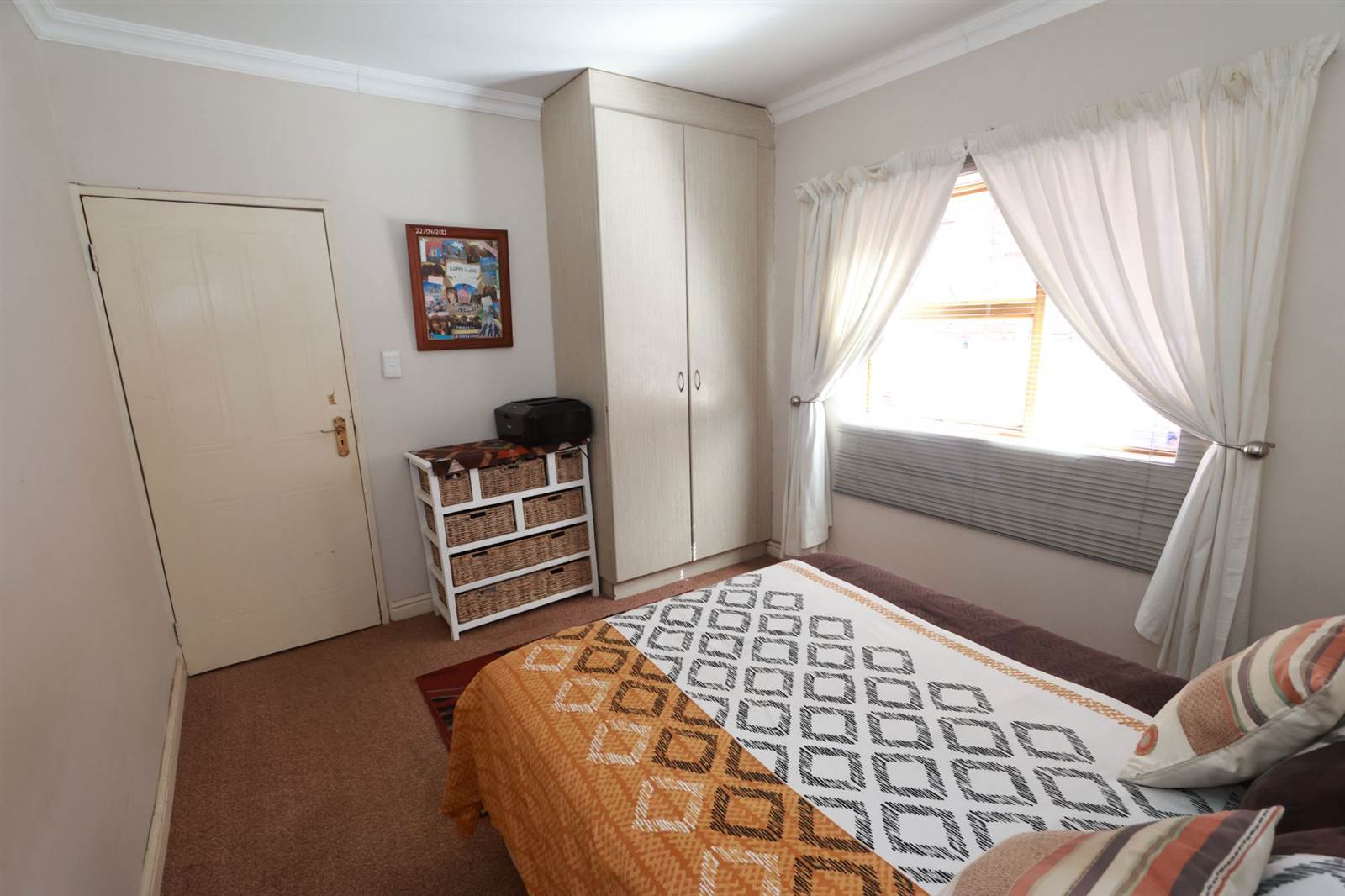 2 Bed Apartment in Uitenhage Central photo number 17