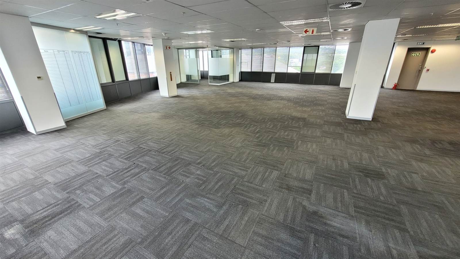 1596  m² Office Space in Menlyn photo number 16
