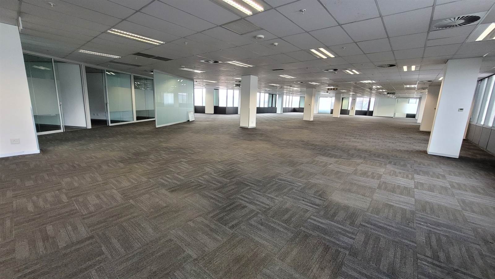 1596  m² Office Space in Menlyn photo number 20