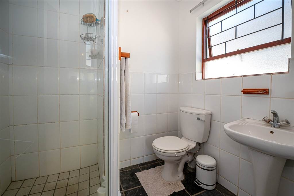 2 Bed House in Durbanville Central photo number 13