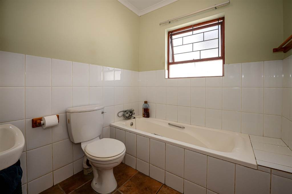 2 Bed House in Durbanville Central photo number 9