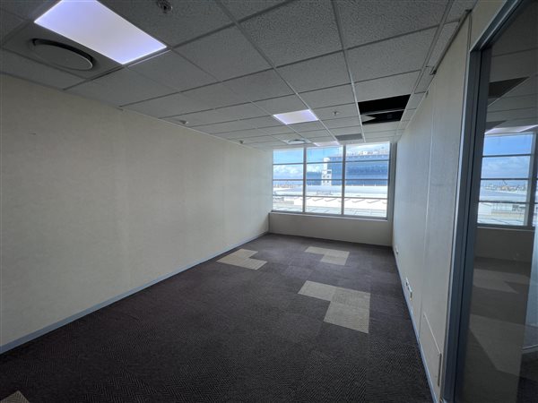 1718  m² Commercial space in Foreshore