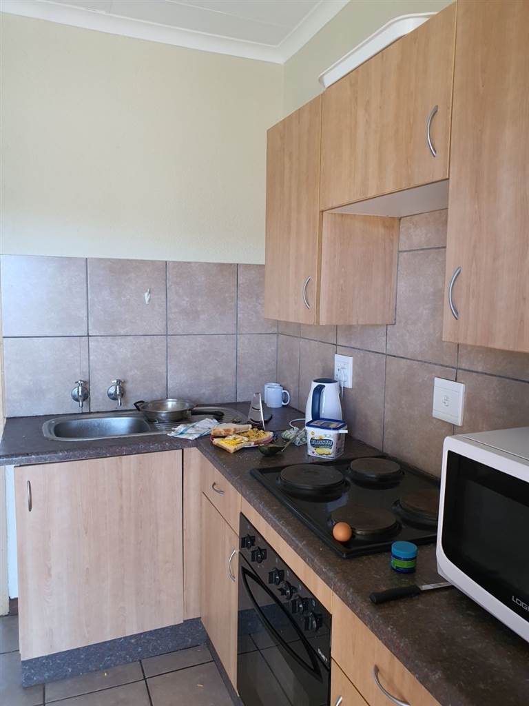 1 Bed Apartment in Kanoniers Park photo number 11