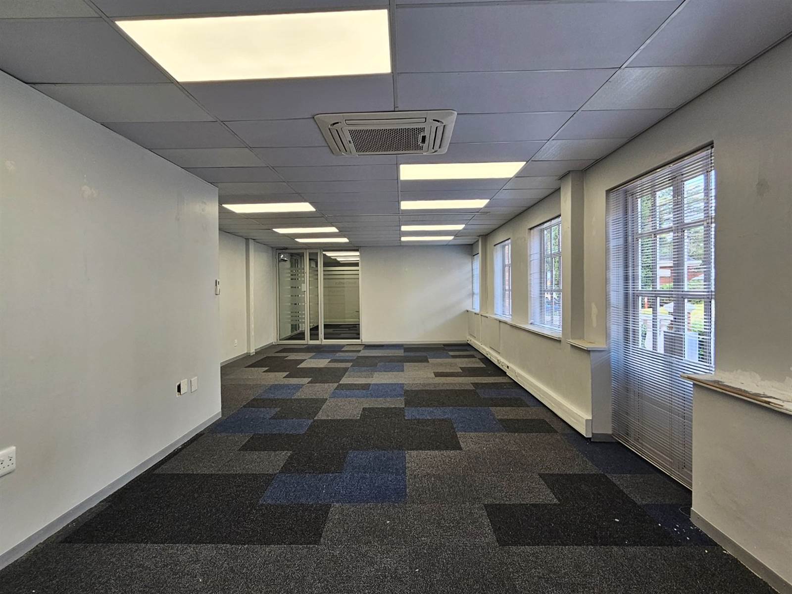 128  m² Commercial space in Bryanston photo number 10