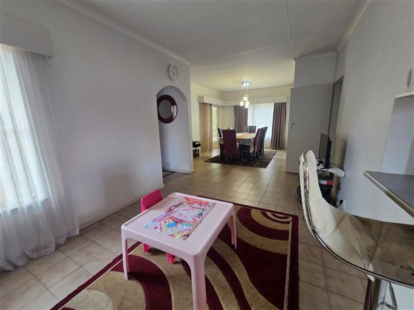 3 Bedroom Townhouse 3 Bedroom Townhouse