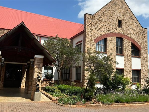 25  m² Commercial space in Highveld
