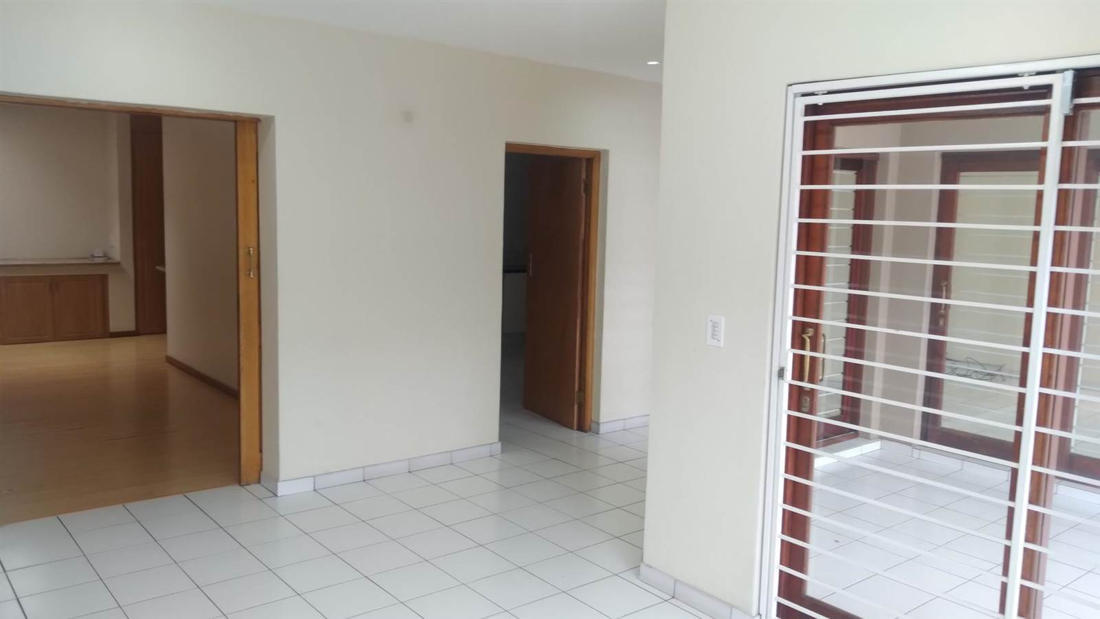 4 Bed Townhouse in Fourways photo number 7