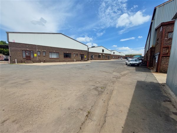 7 200  m² Industrial space