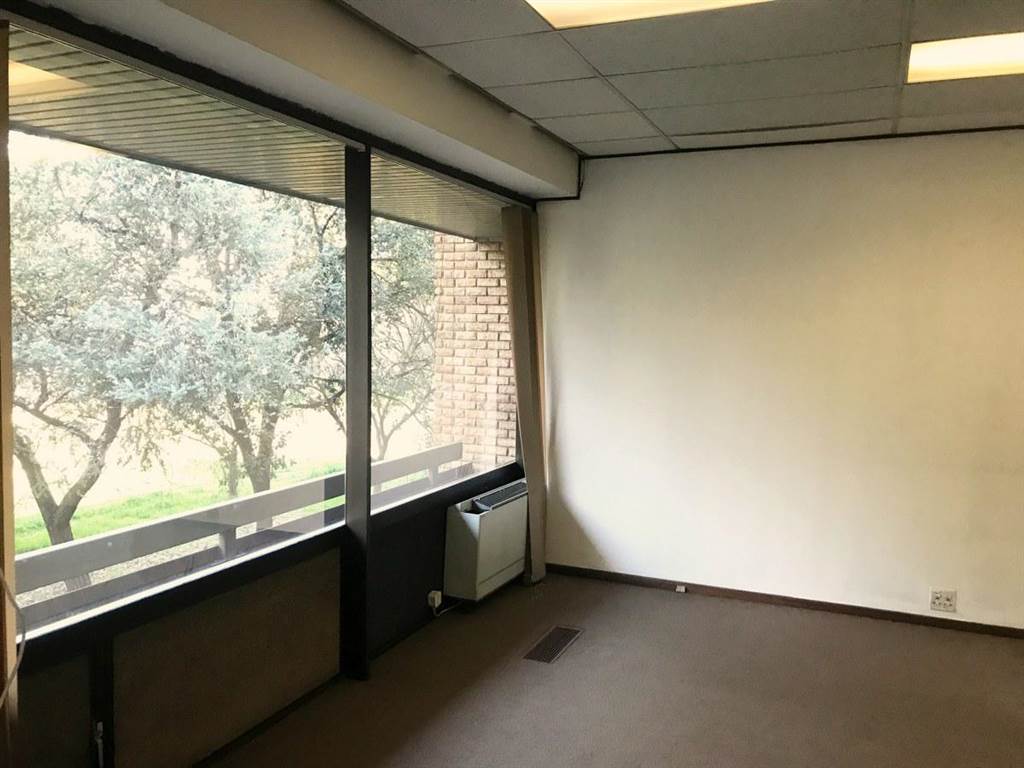 197  m² Office Space in Bedfordview photo number 10