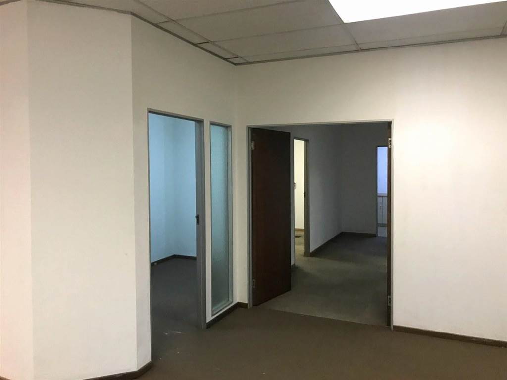 197  m² Office Space in Bedfordview photo number 7