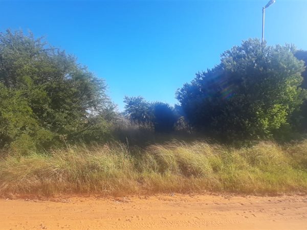 1 153 m² Land