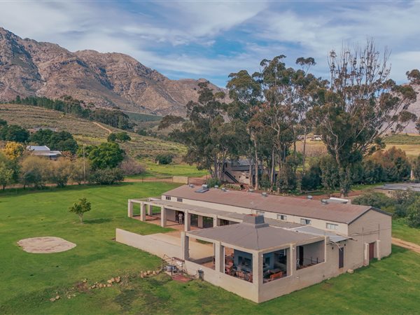 1 800 m² Farm 1 800 m² Farm