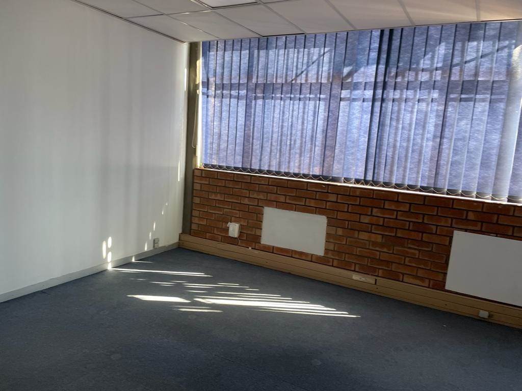 75  m² Commercial space in Halfway Gardens photo number 12