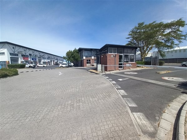 241  m² Commercial space