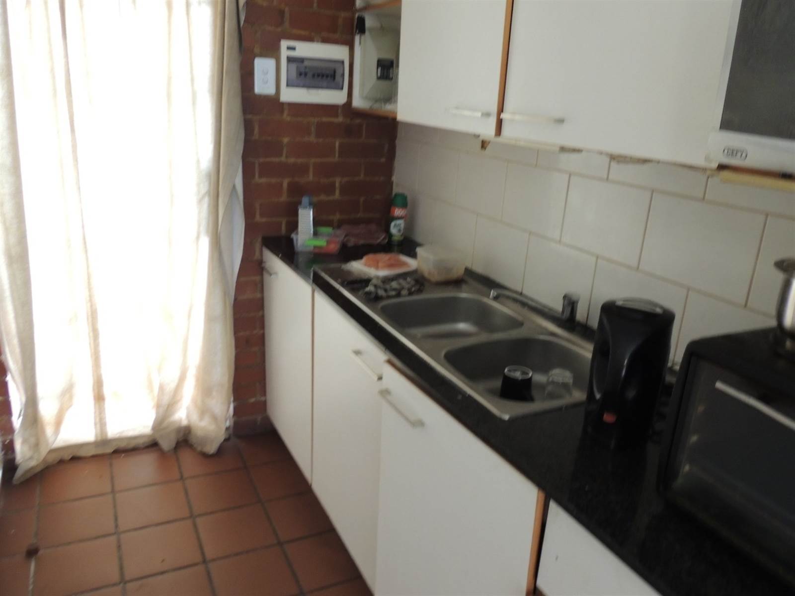 1 Bed Flat in Rustenburg Central photo number 5