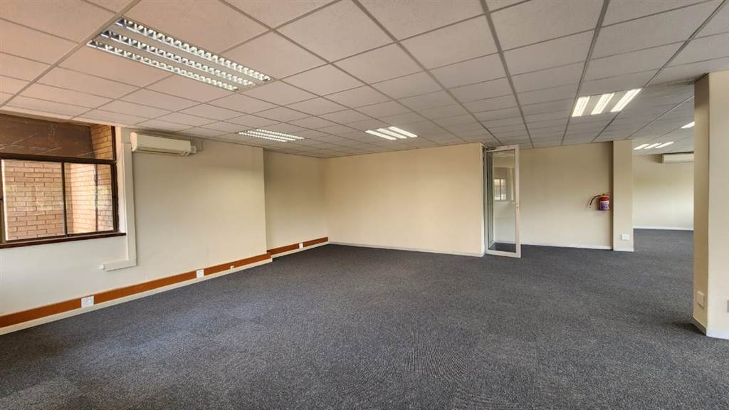 143  m² Commercial space in Centurion CBD photo number 8