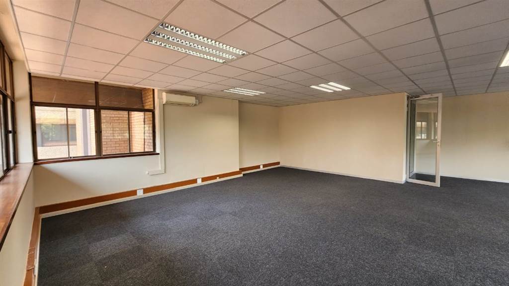 143  m² Commercial space in Centurion CBD photo number 4