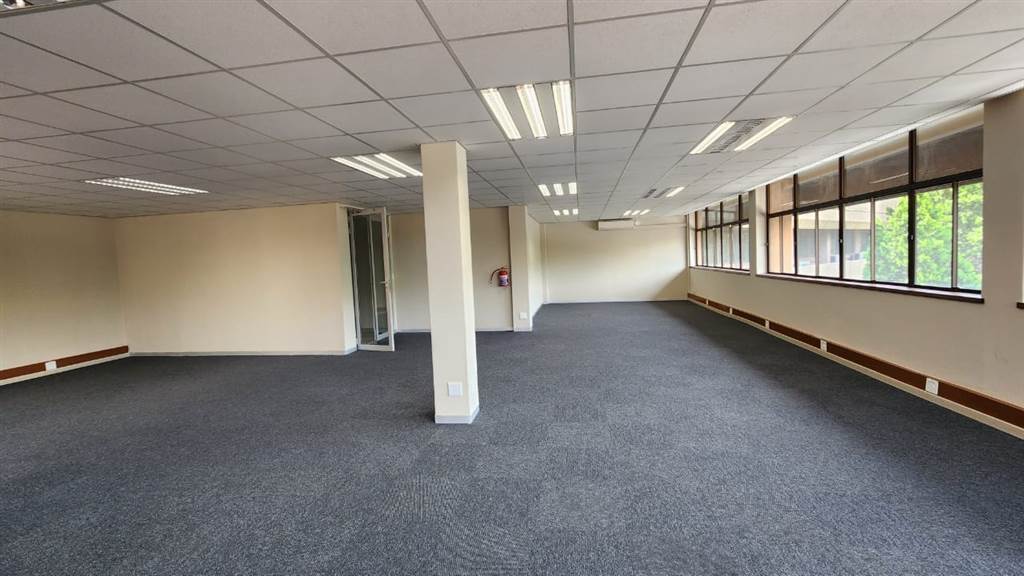 143  m² Commercial space in Centurion CBD photo number 11