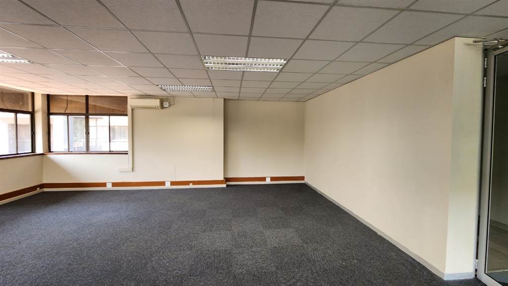 143  m² Commercial space in Centurion CBD photo number 3