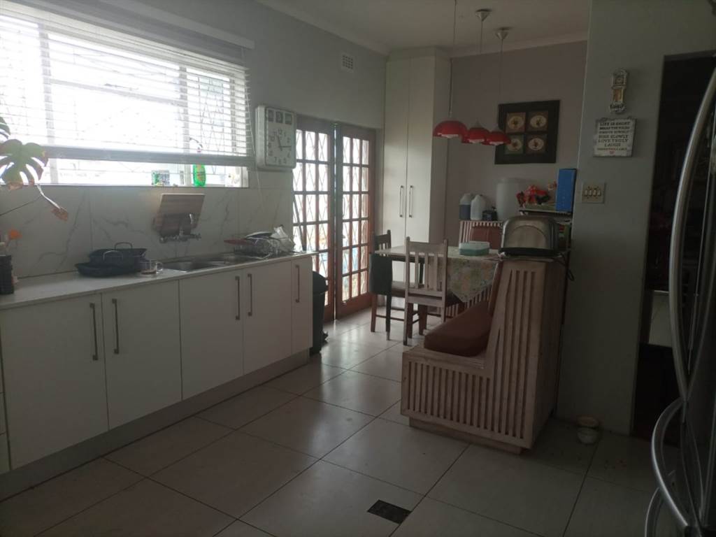 3 Bed House in Parow photo number 10