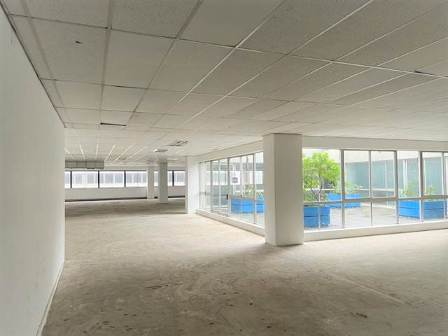 2731  m² Commercial space in Cape Town City Centre photo number 3