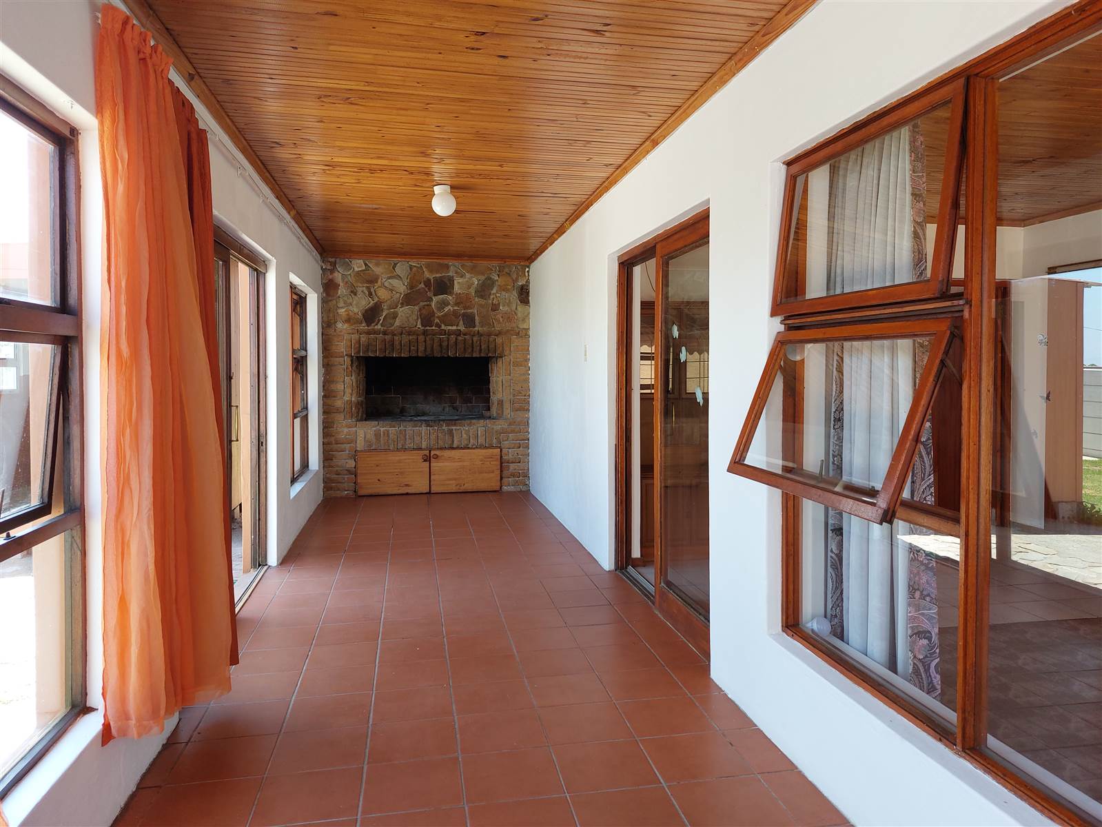 5 Bed House in Gansbaai and surrounds photo number 18