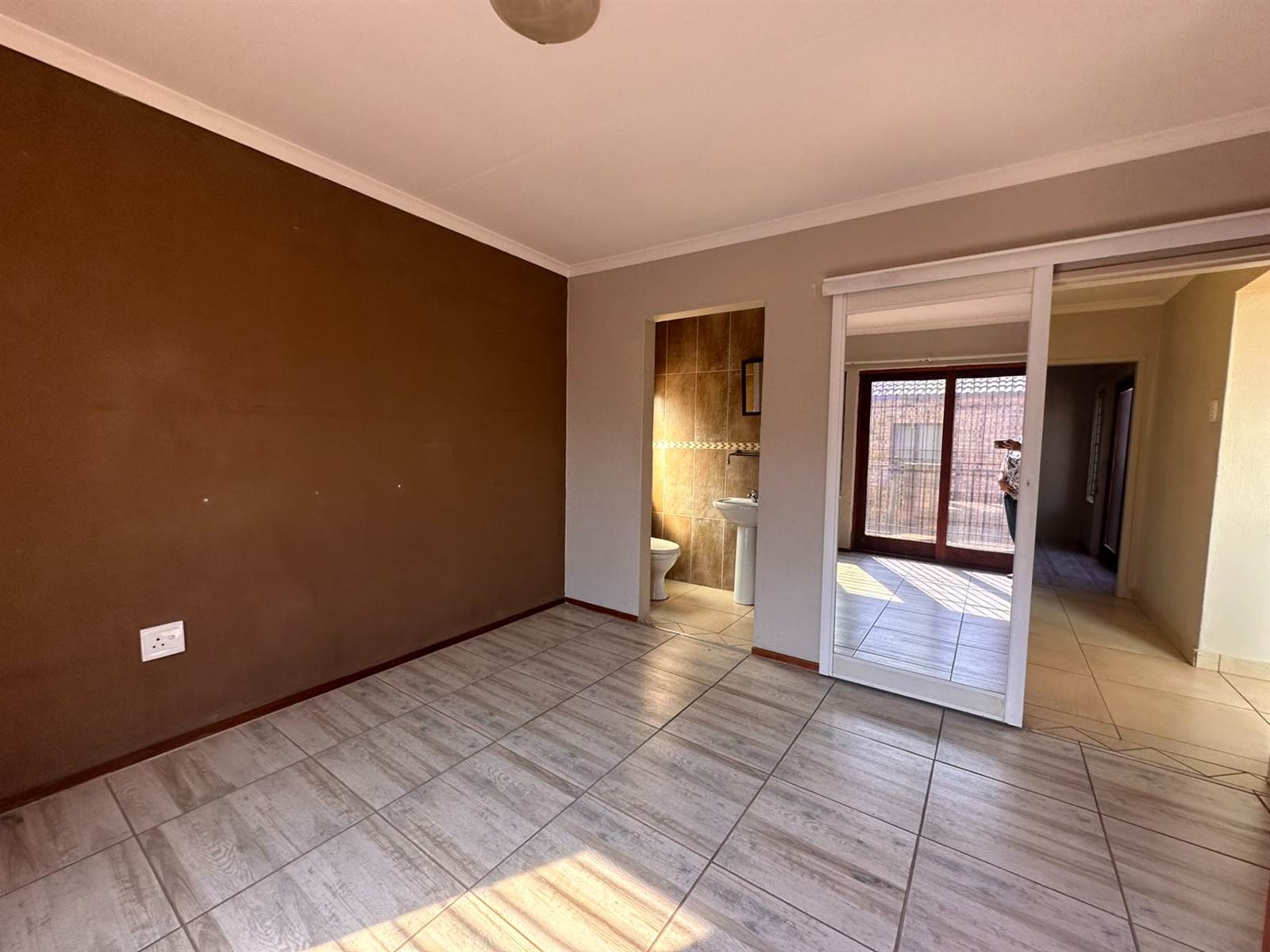 2 Bed Townhouse in Ruimsig photo number 10