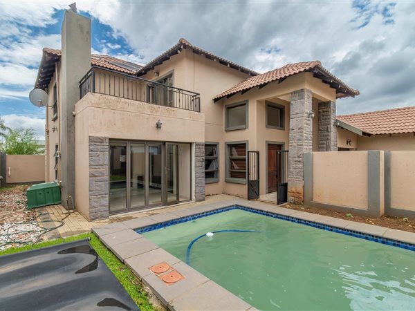 4 Bedroom House 4 Bedroom House