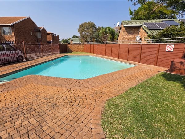 2 Bedroom Townhouse 2 Bedroom Townhouse