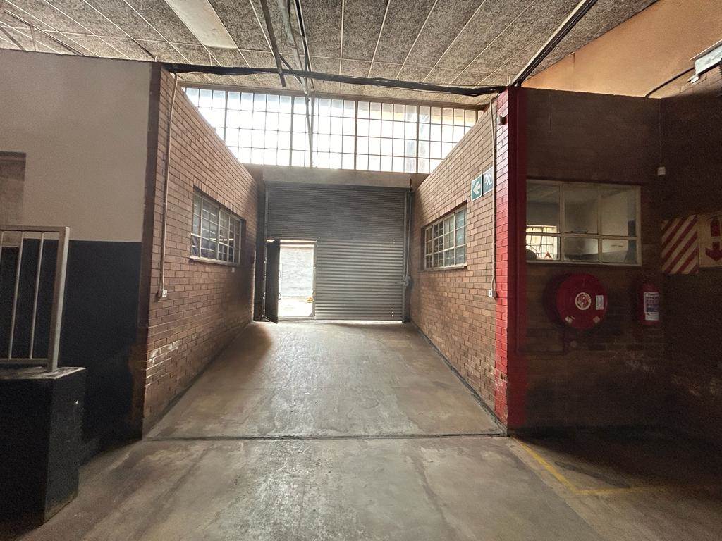 1720  m² Industrial space in Elandsfontein AH photo number 14
