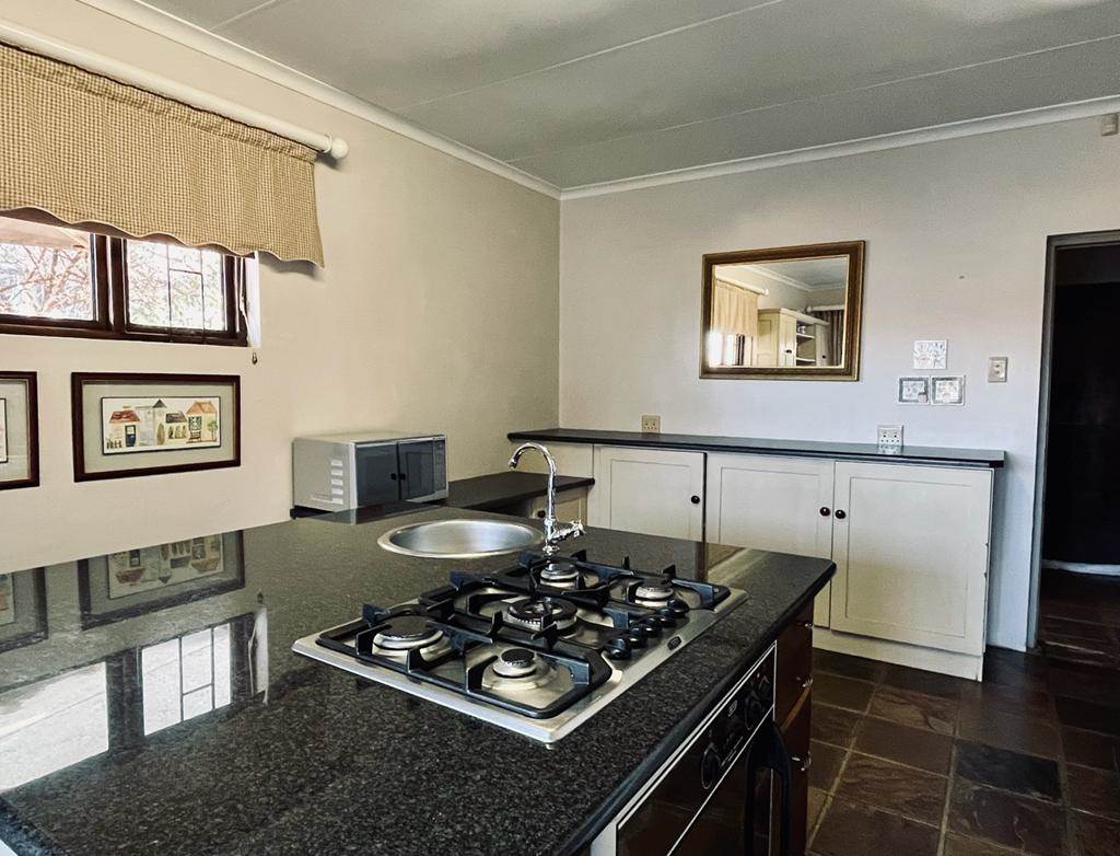 4 Bed House in Clarens photo number 19