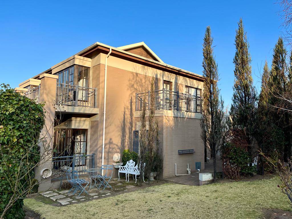 4 Bed House in Clarens photo number 4