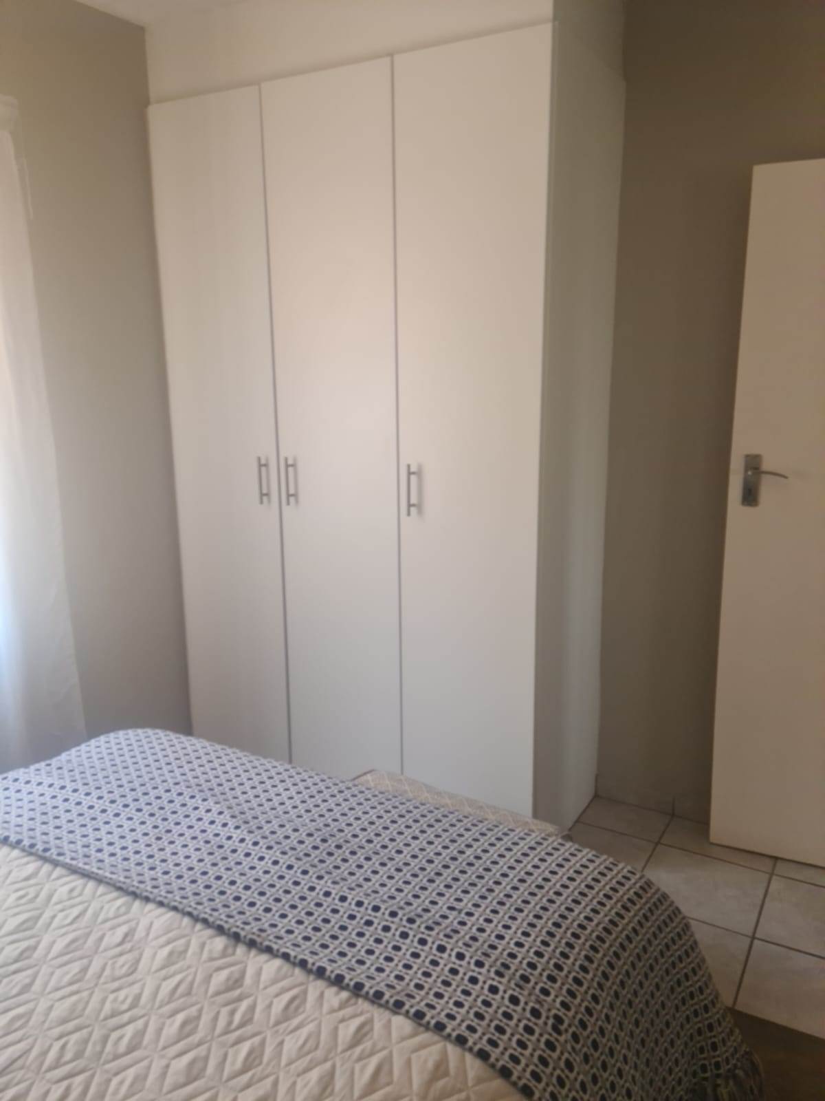 2 Bed Apartment in Doornfontein photo number 9