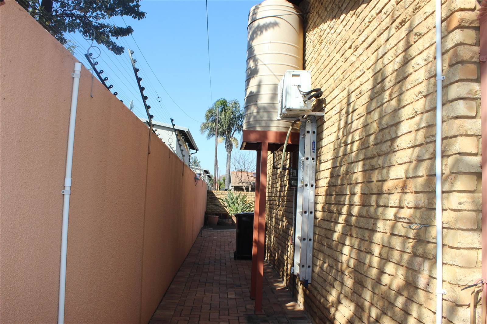 3 Bed House in Glen Marais photo number 27
