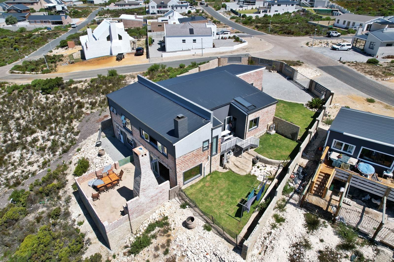 5 Bed House in Struisbaai photo number 3