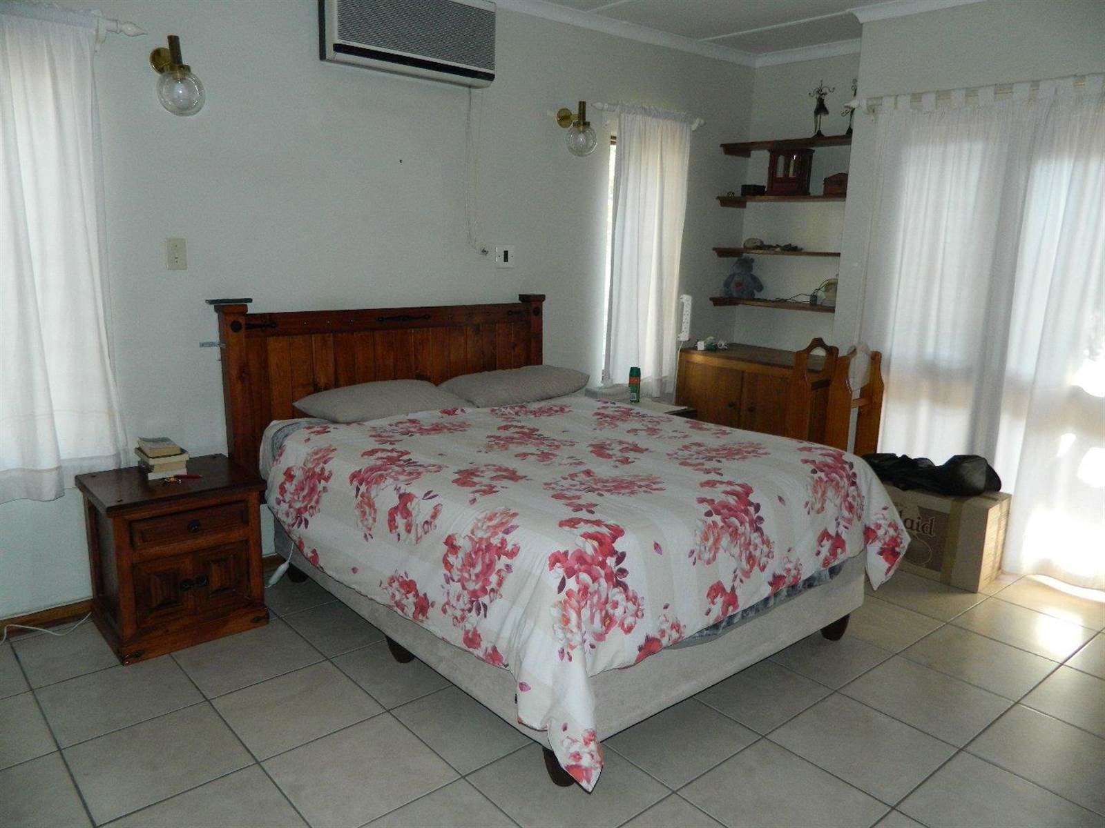 4 Bed House in Middelpos photo number 15
