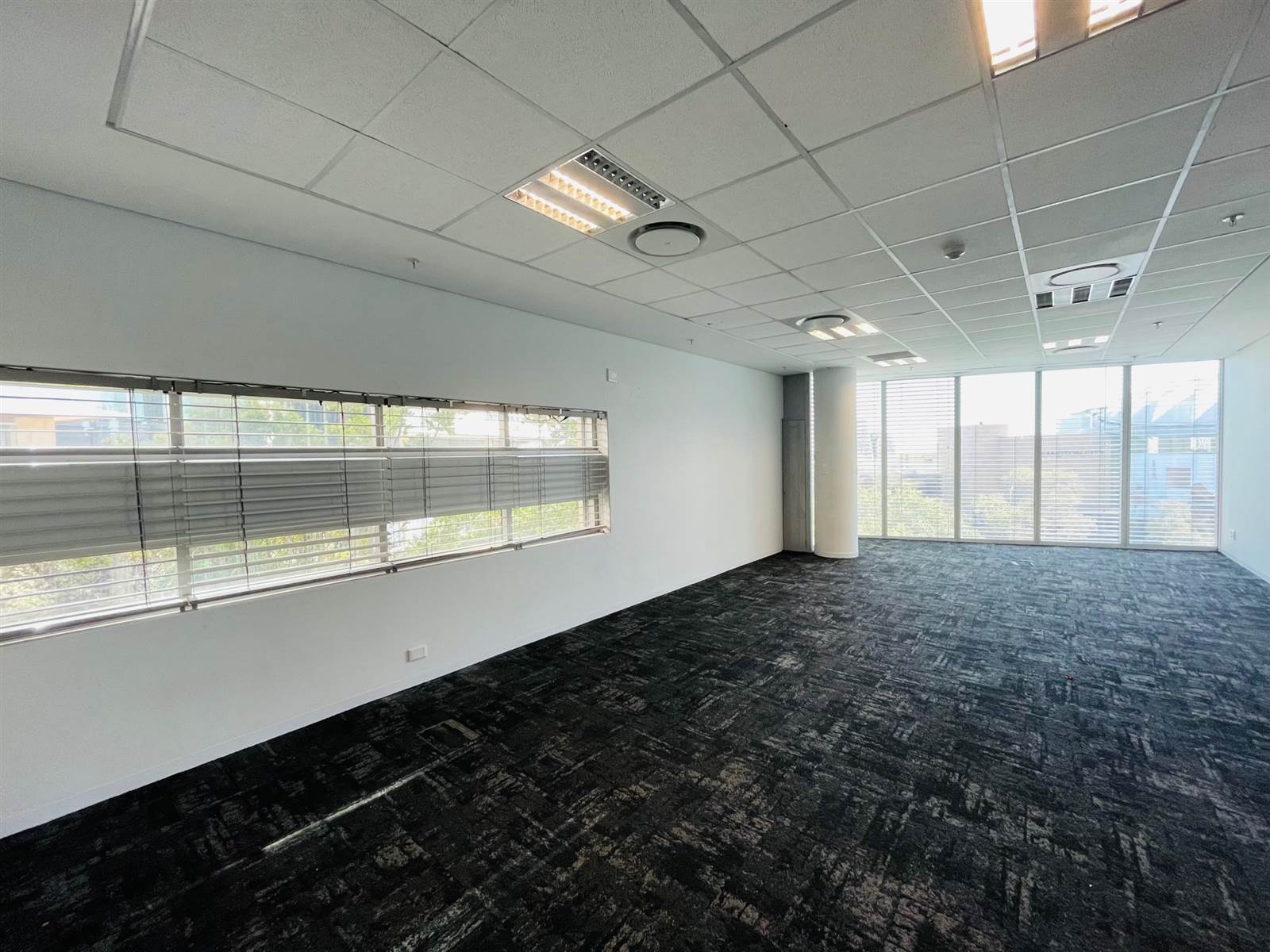 890  m² Commercial space in Sandown photo number 10