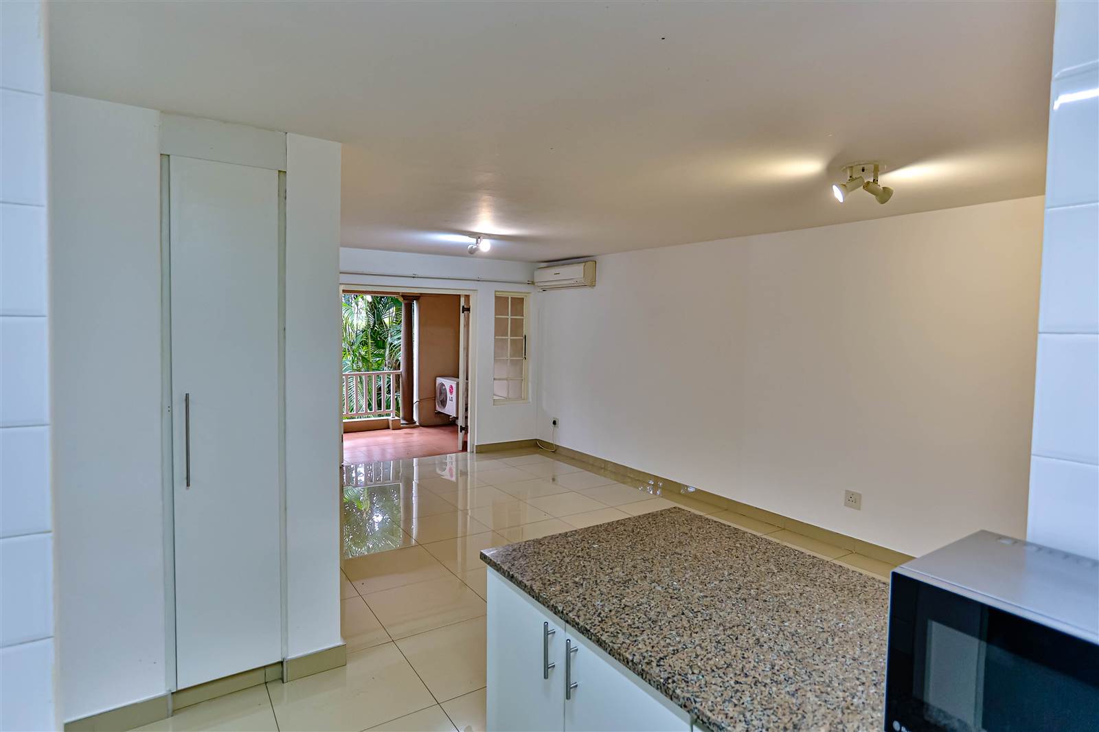 3 Bed Apartment in Compensation Beach photo number 4