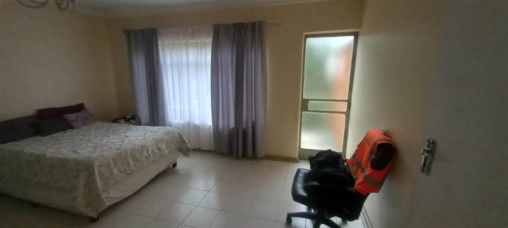 1 Bed Apartment in Mokopane photo number 17