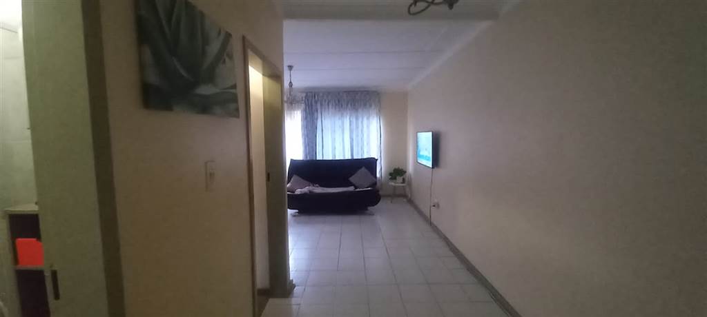 1 Bed Apartment in Mokopane photo number 5