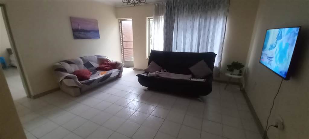 1 Bed Apartment in Mokopane photo number 16
