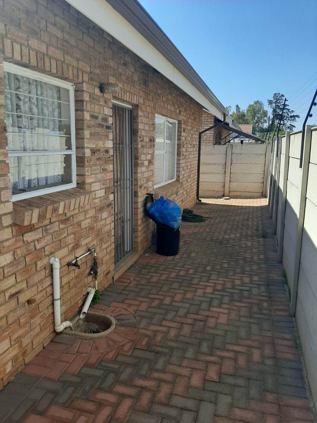 2 Bed Cluster in Randfontein photo number 14