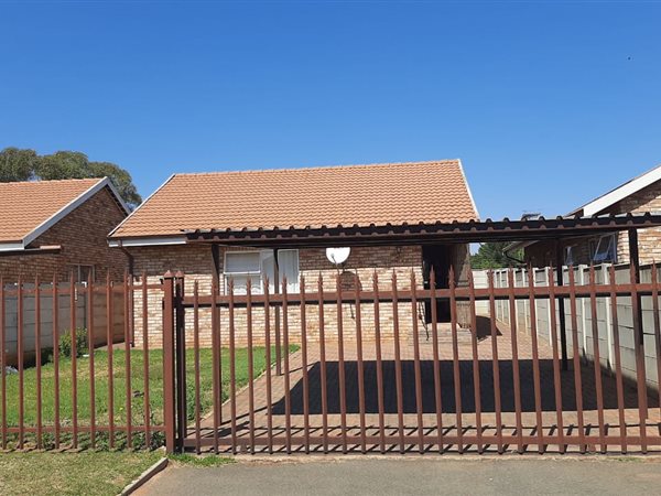 2 Bed Cluster in Randfontein
