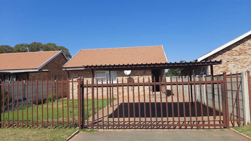 2 Bed Cluster in Randfontein photo number 1